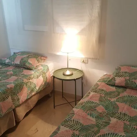 La Nea Apartment *